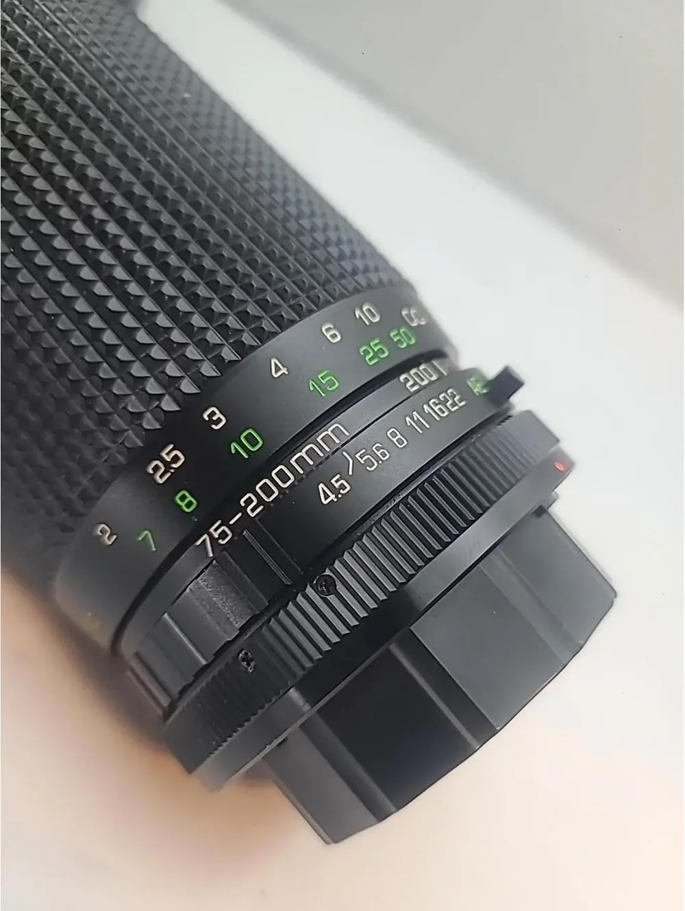 Vintage Quantaray Auto Zoom 75-200mm 1:45 Macro 55 145503 MC Camera Lens W/ Case